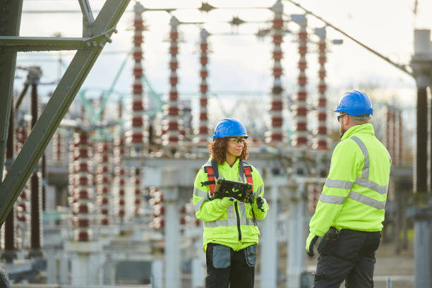 Best Affordable Emergency Electrician  in Mounds, OK